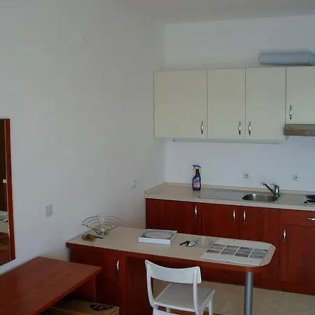 Derek Guest house
