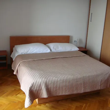 Guest house Derek 3*