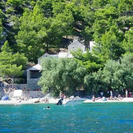 Πανσιόν Derek Pisak