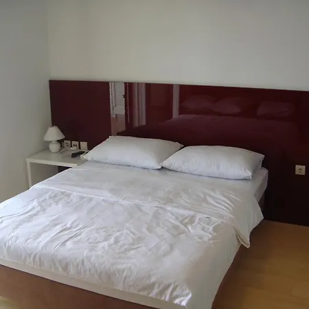 Derek Guest house 3*